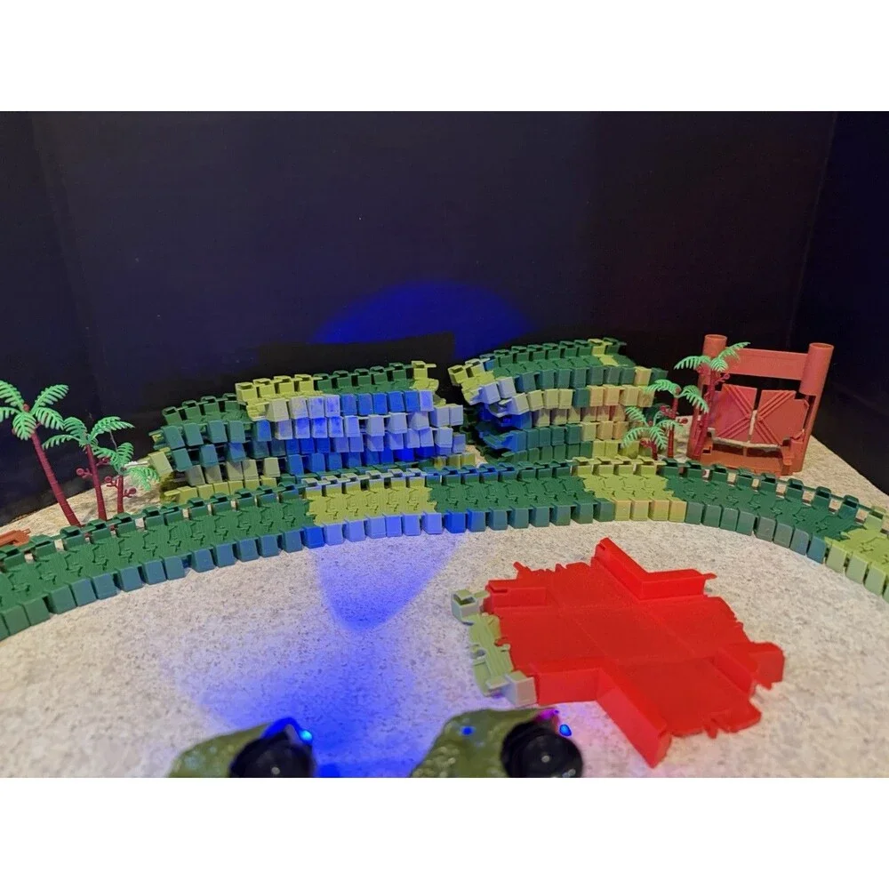 Dinosaur Race Track Playset Battery Light-Up Dino Cars TESTED WORKING Complete